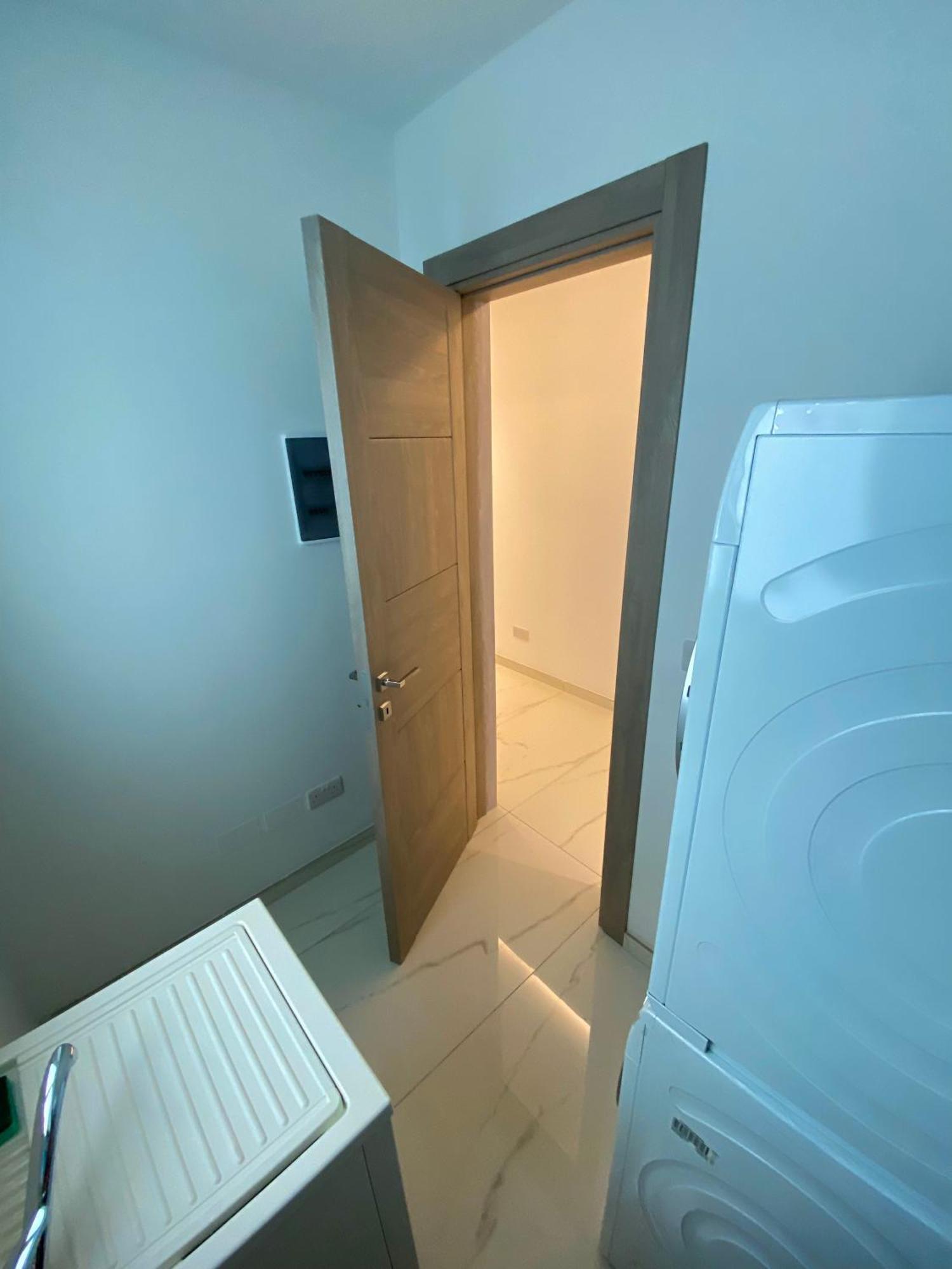 Tigne Sliema Three Bedrooms Apartment Extérieur photo