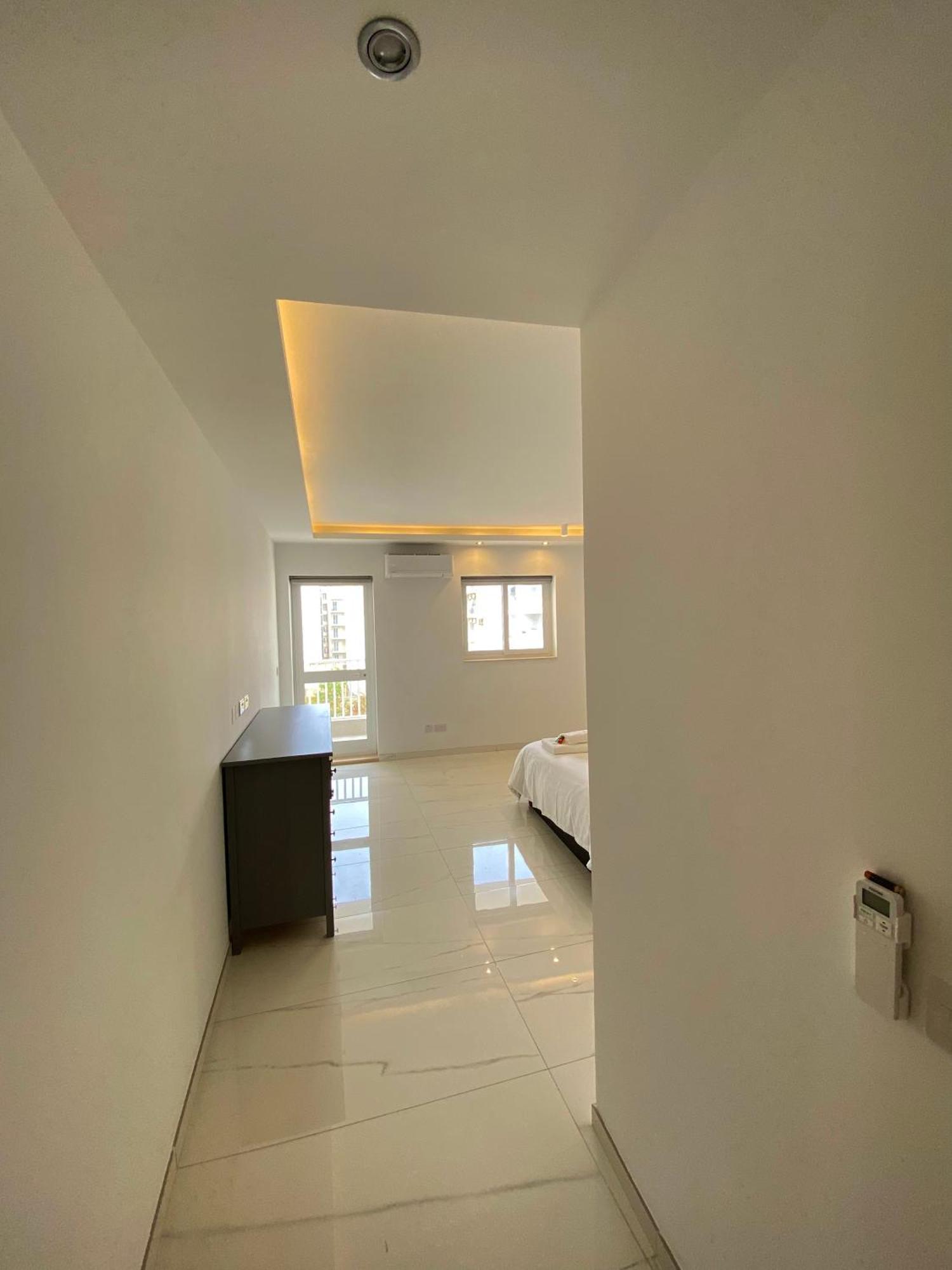 Tigne Sliema Three Bedrooms Apartment Extérieur photo