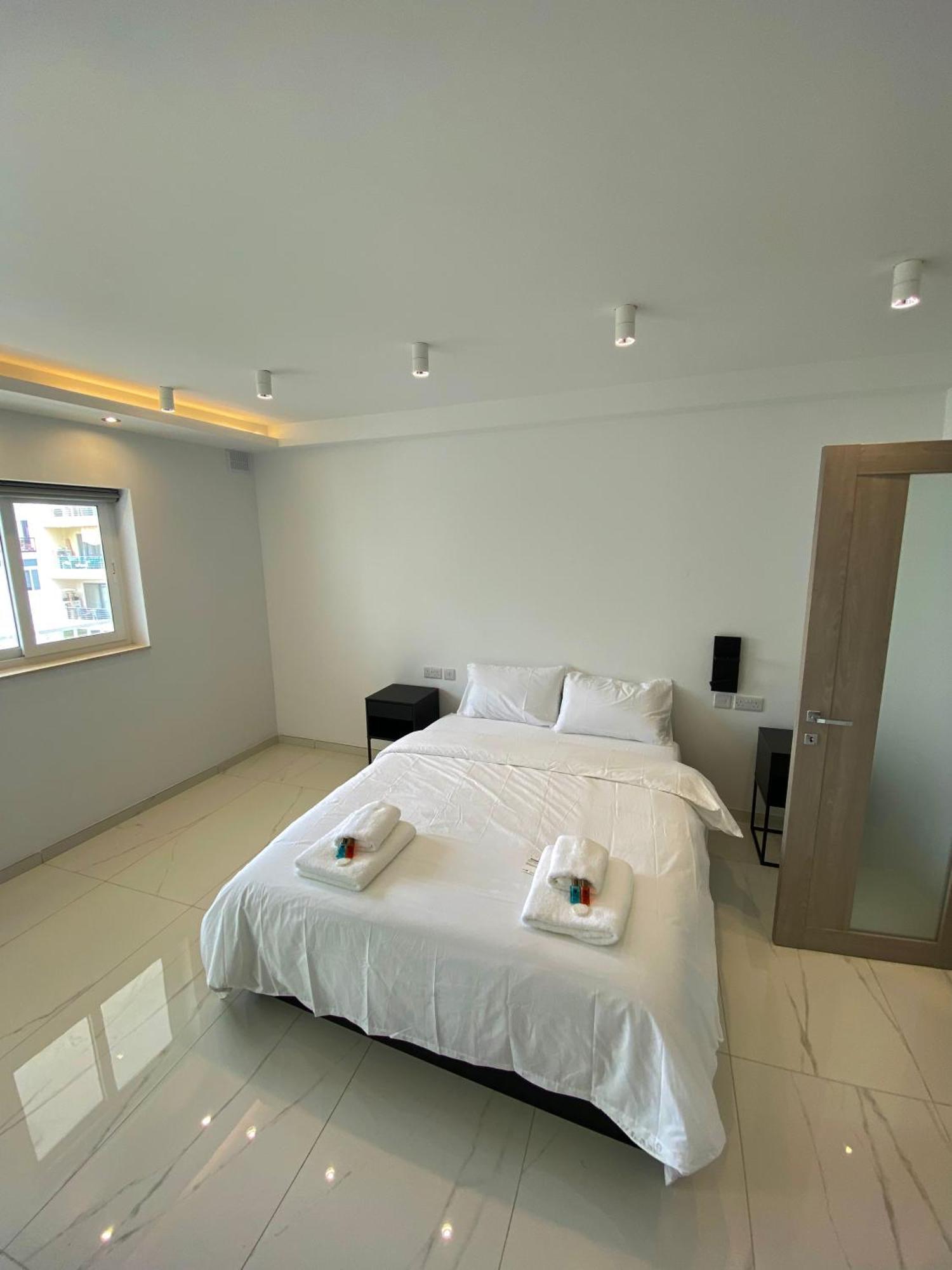 Tigne Sliema Three Bedrooms Apartment Extérieur photo