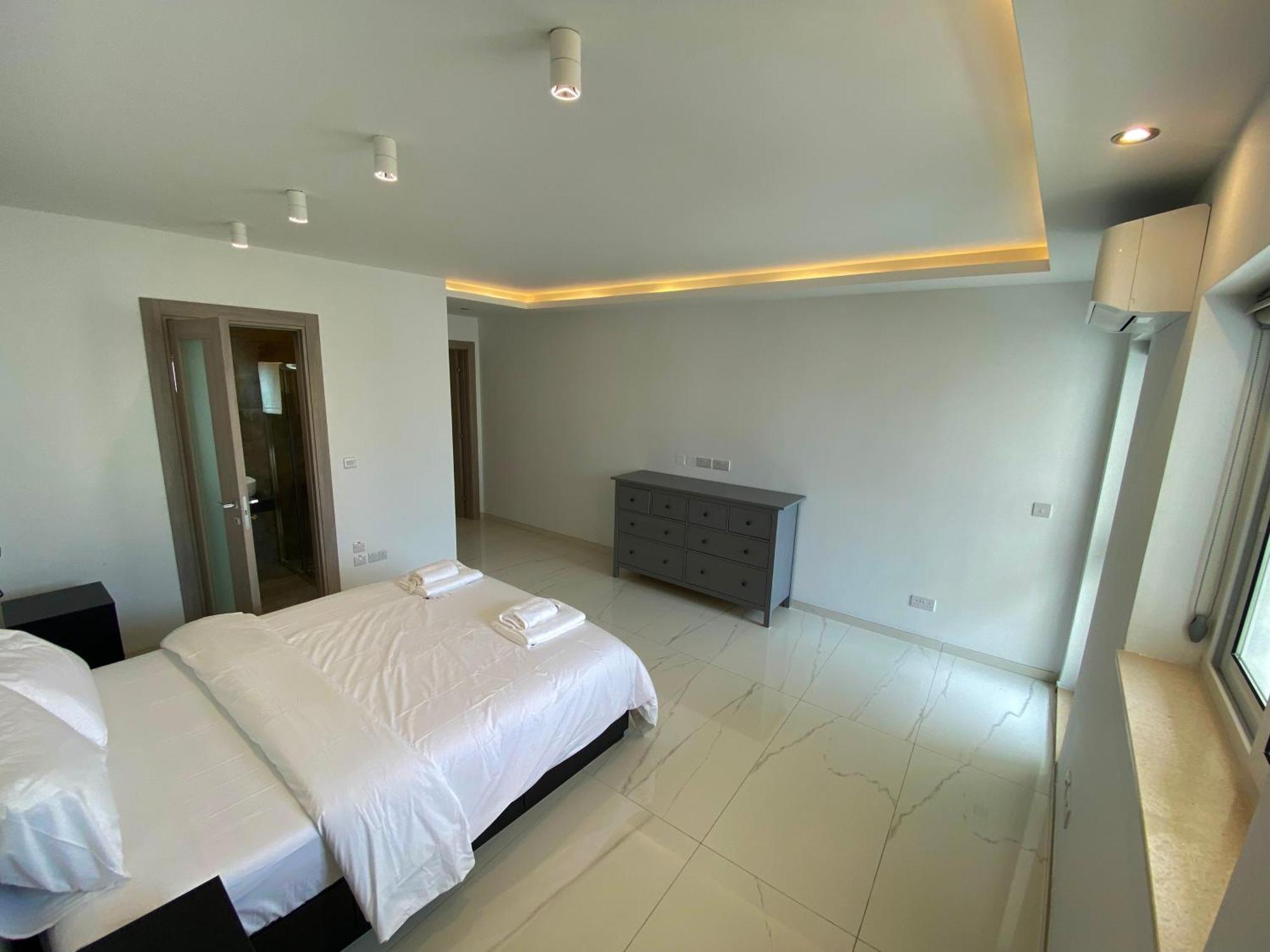 Tigne Sliema Three Bedrooms Apartment Extérieur photo