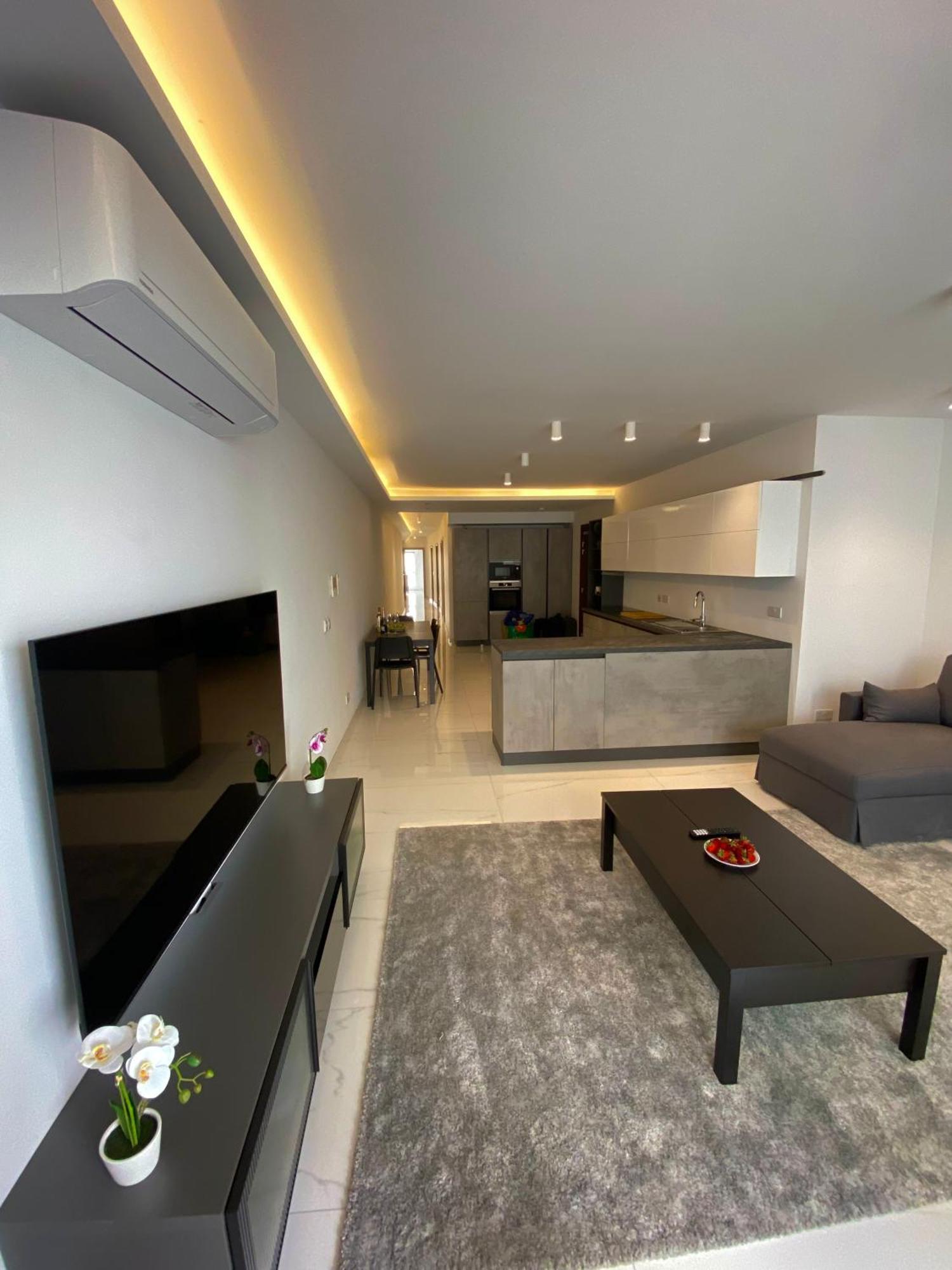 Tigne Sliema Three Bedrooms Apartment Extérieur photo