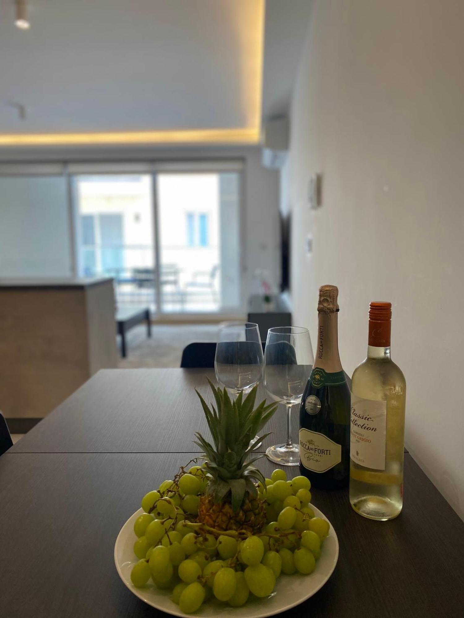 Tigne Sliema Three Bedrooms Apartment Extérieur photo