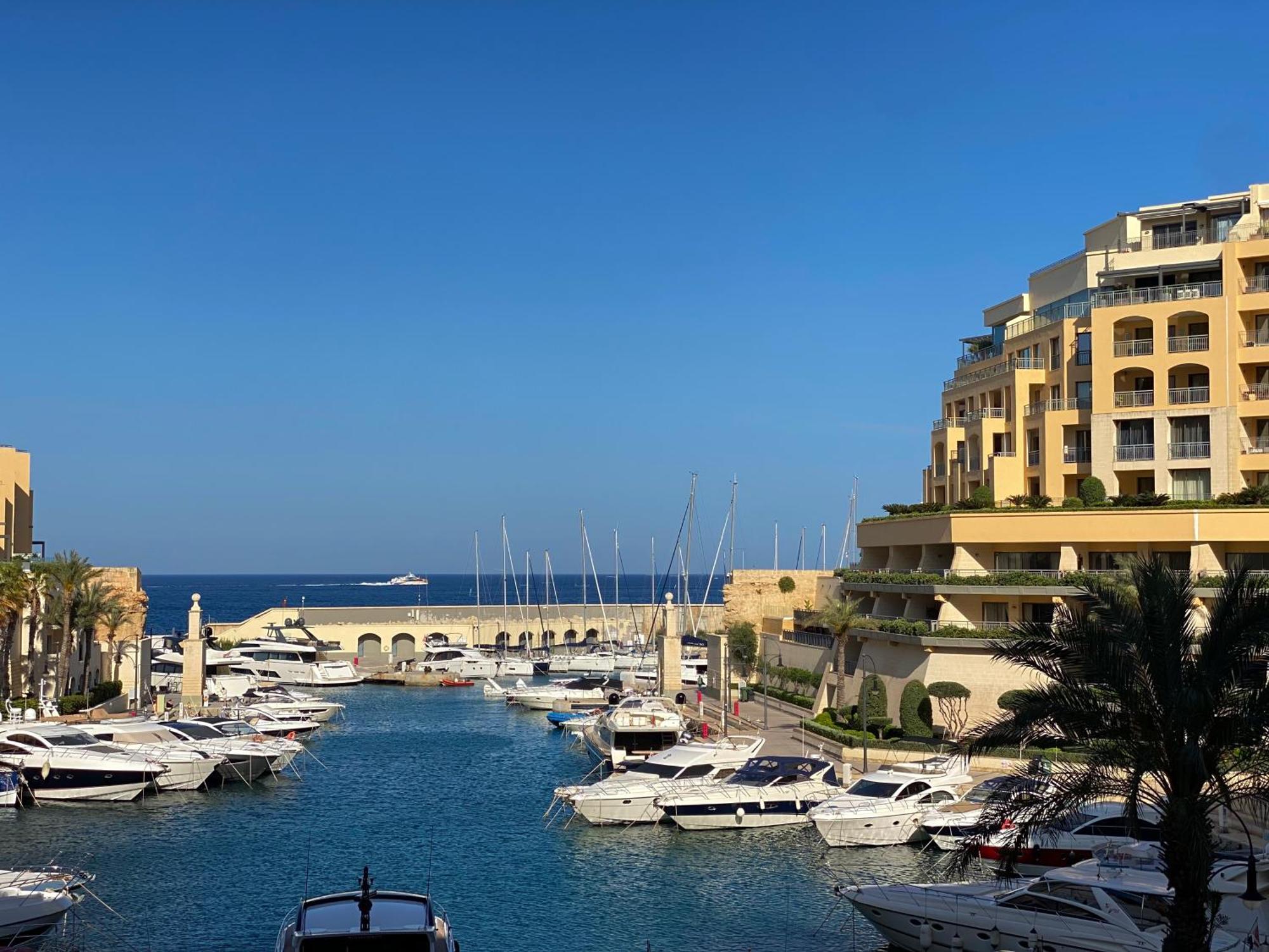 Tigne Sliema Three Bedrooms Apartment Extérieur photo